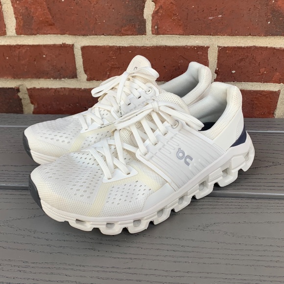 On Running Cloudswift Sneakers - Picture 4 of 13